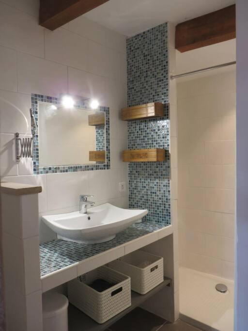 Holiday home Les Tarraiettes Au Pied Du Luberon Lourmarin